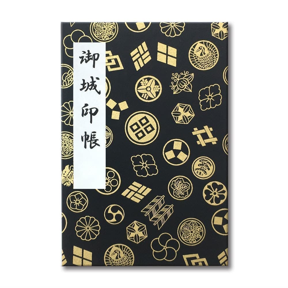 ピジョン株式会社の便利なポケット付き御朱印帳です。友禅和紙の家紋黒柄。