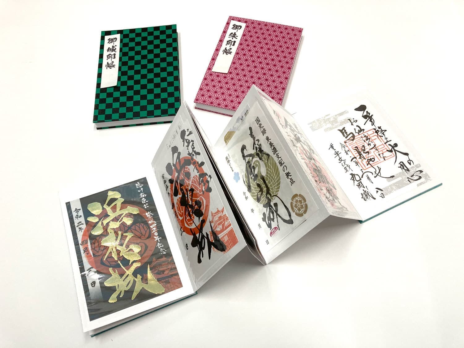 ピジョン株式会社の便利なポケット付き御朱印帳です。人気の日本の伝統柄も仲間入り。